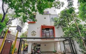 Fabhotel Vardhan House I